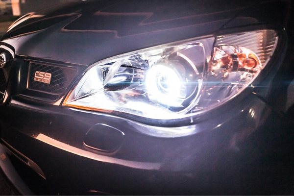 Apa lampu lampu lan lampu hid?