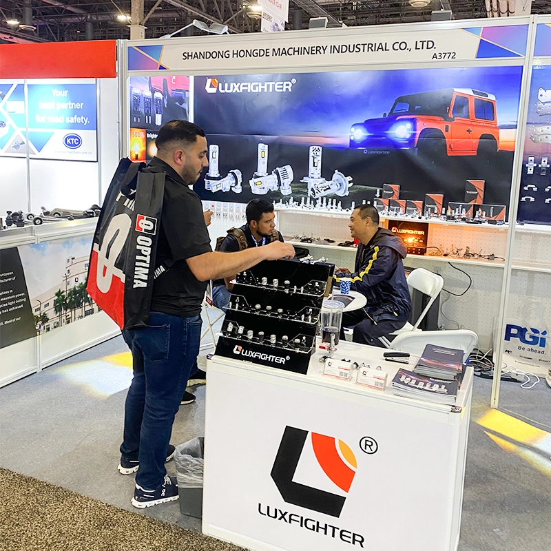 Lampu depan LUXFIGHTER LED ing Automotive Aftermarket Products Expo